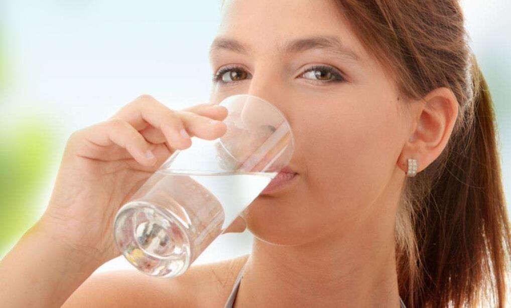 Zxcvbnmqwert é lavado com água sem gás
